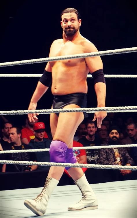 Description In professional <b>wrestling</b> slang, wrestlers who routinely (or exclusively) lose matches are known as <b>jobbers</b>. . Jobber wrestling term
